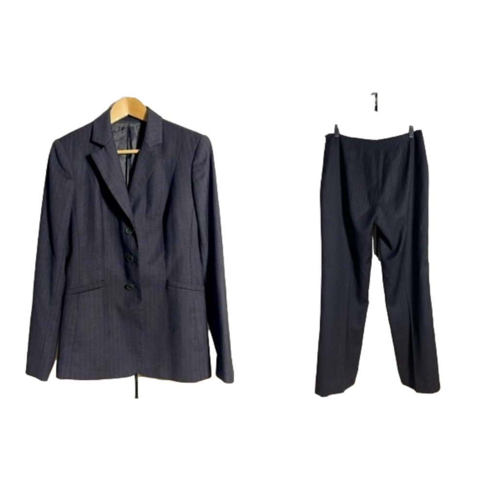 EPIC women’s 2-piece work suit pant suit blazer jacket. Grey pinstripe. Size 8.